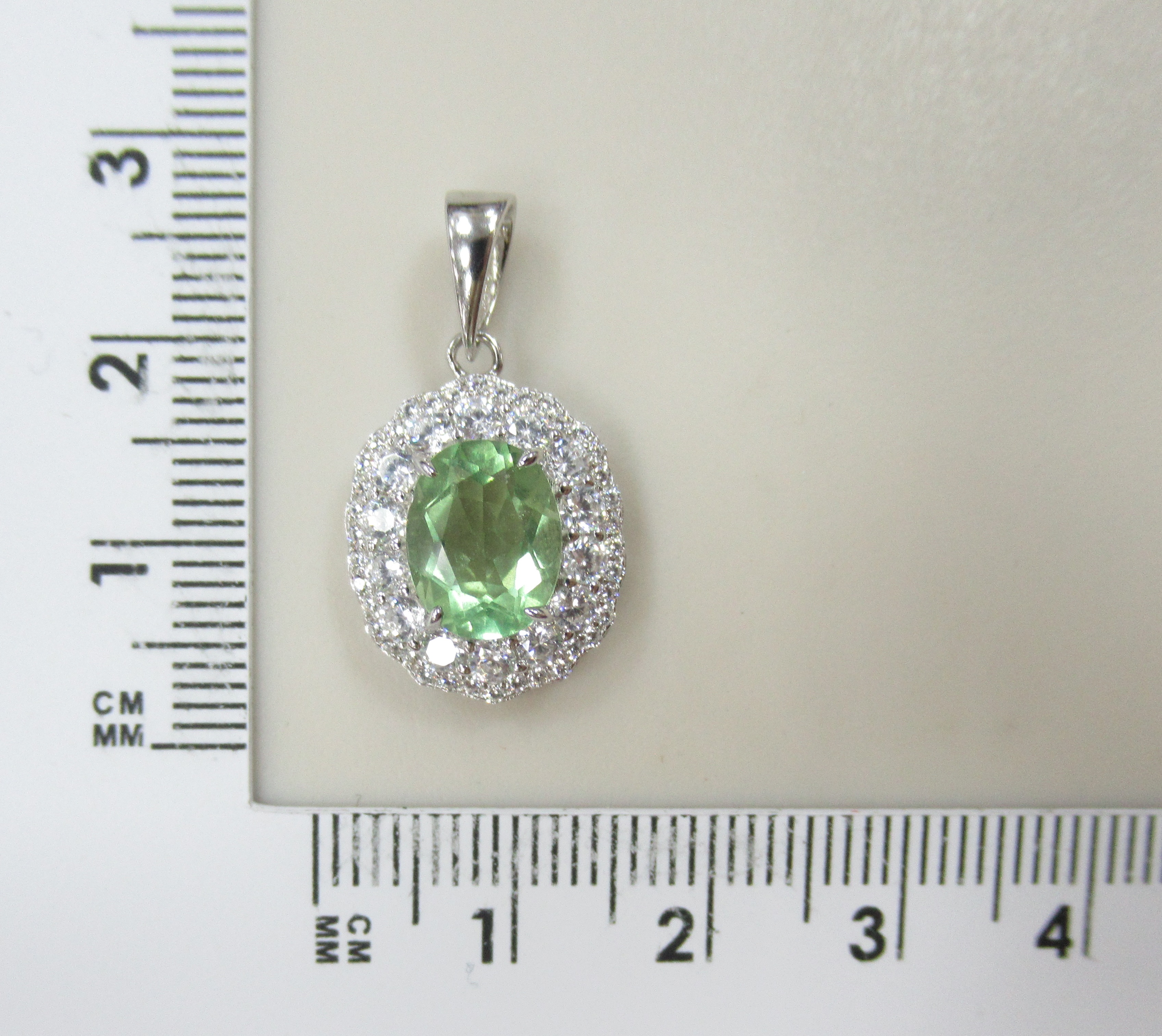 Серебряная подвеска с флюоритом